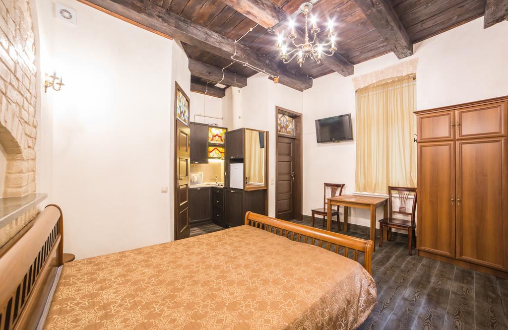 Apartment On Valova 16-2- 2 Minutes To Market Square Lemberg Exterior foto