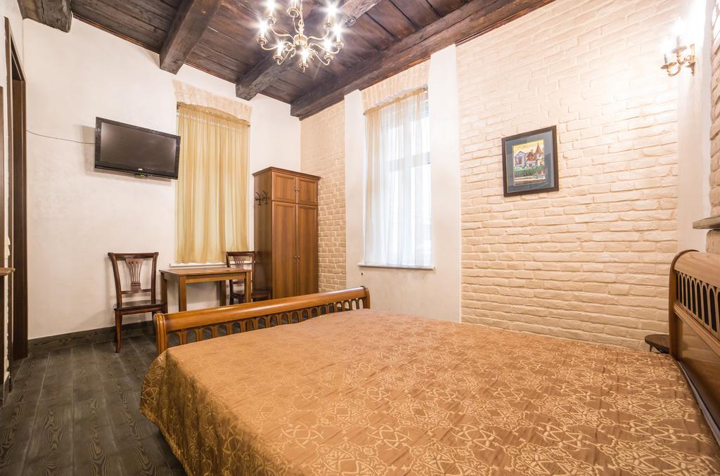 Apartment On Valova 16-2- 2 Minutes To Market Square Lemberg Exterior foto